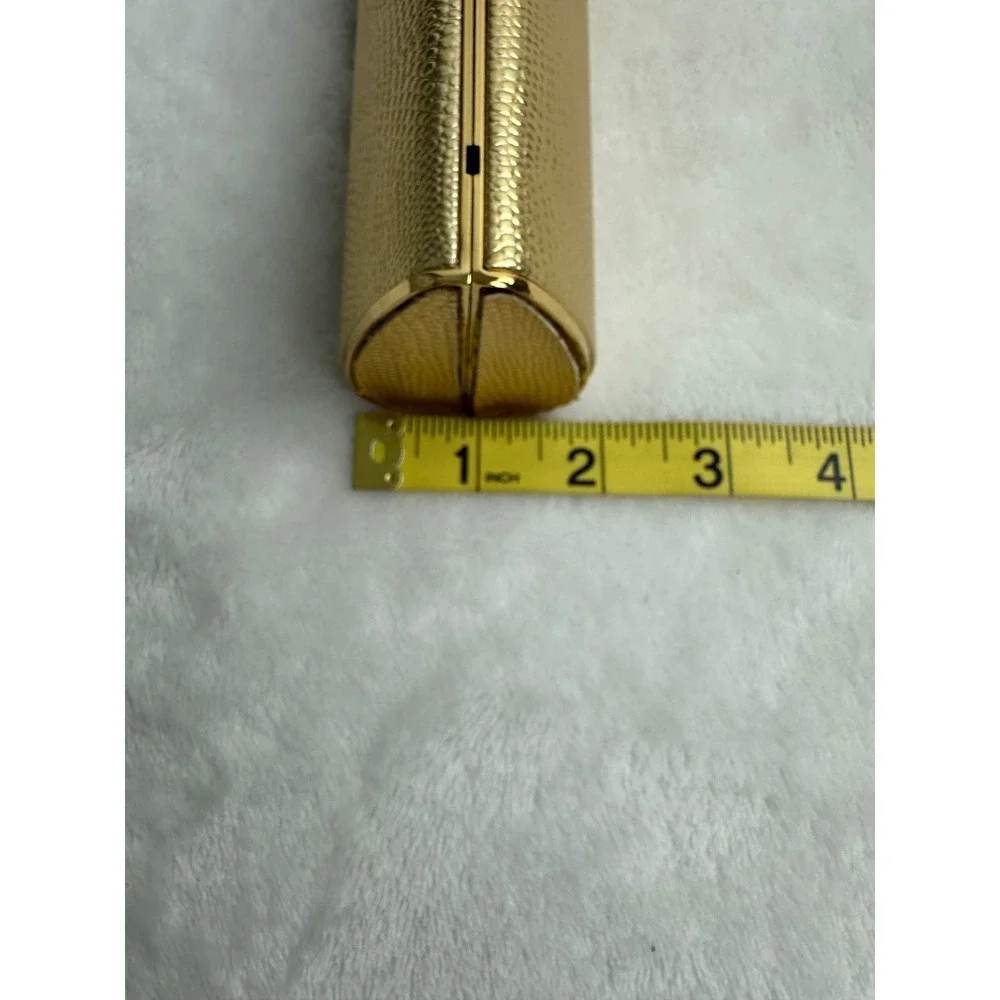 Unbranded gold tone
